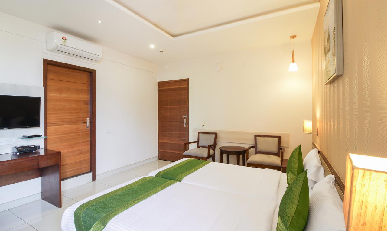 Maharaja INN Chikmagalur Bagian luar foto